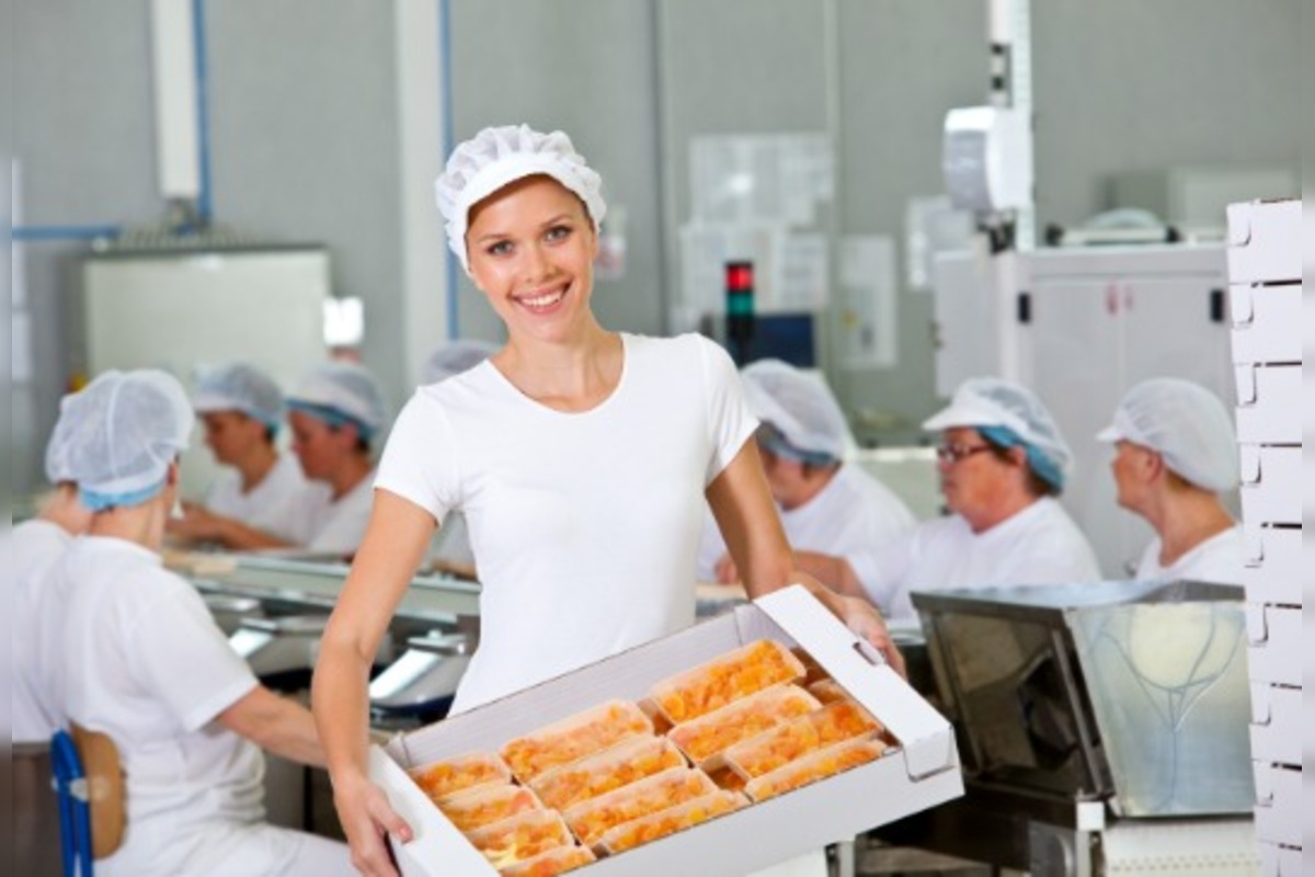 FOTO: V Hlohovci sídli jedna z najväčších fabrík na sušené ovocie, foto 3