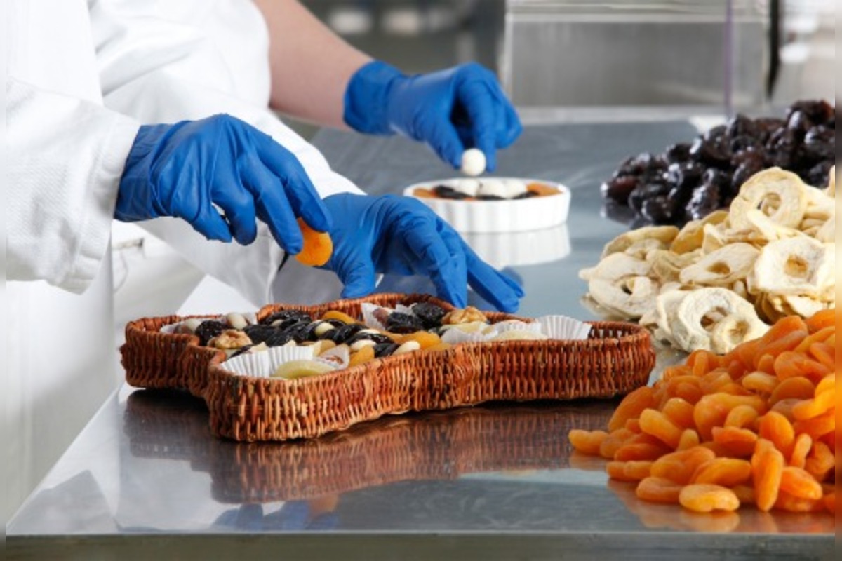 FOTO: V Hlohovci sídli jedna z najväčších fabrík na sušené ovocie, foto 4