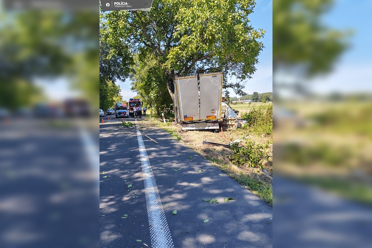 FOTO: Tragická nehoda v obci Dolný Bar, foto 4