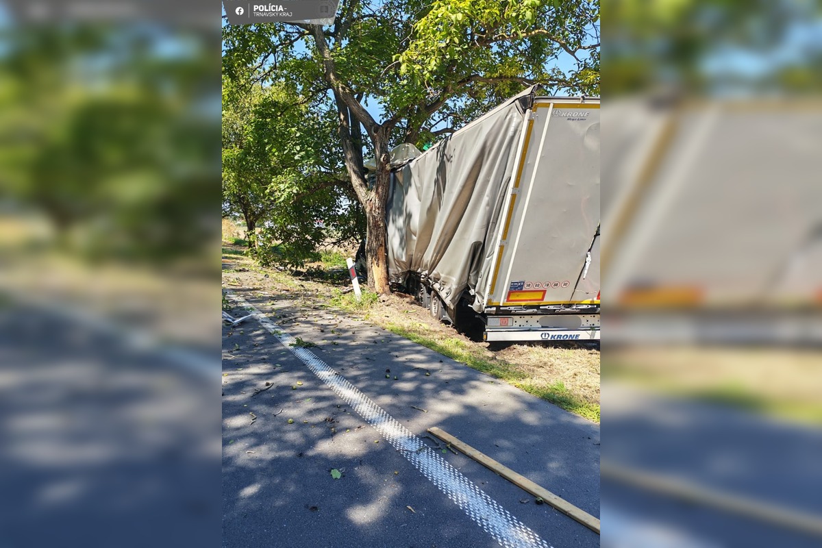 FOTO: Tragická nehoda v obci Dolný Bar, foto 5