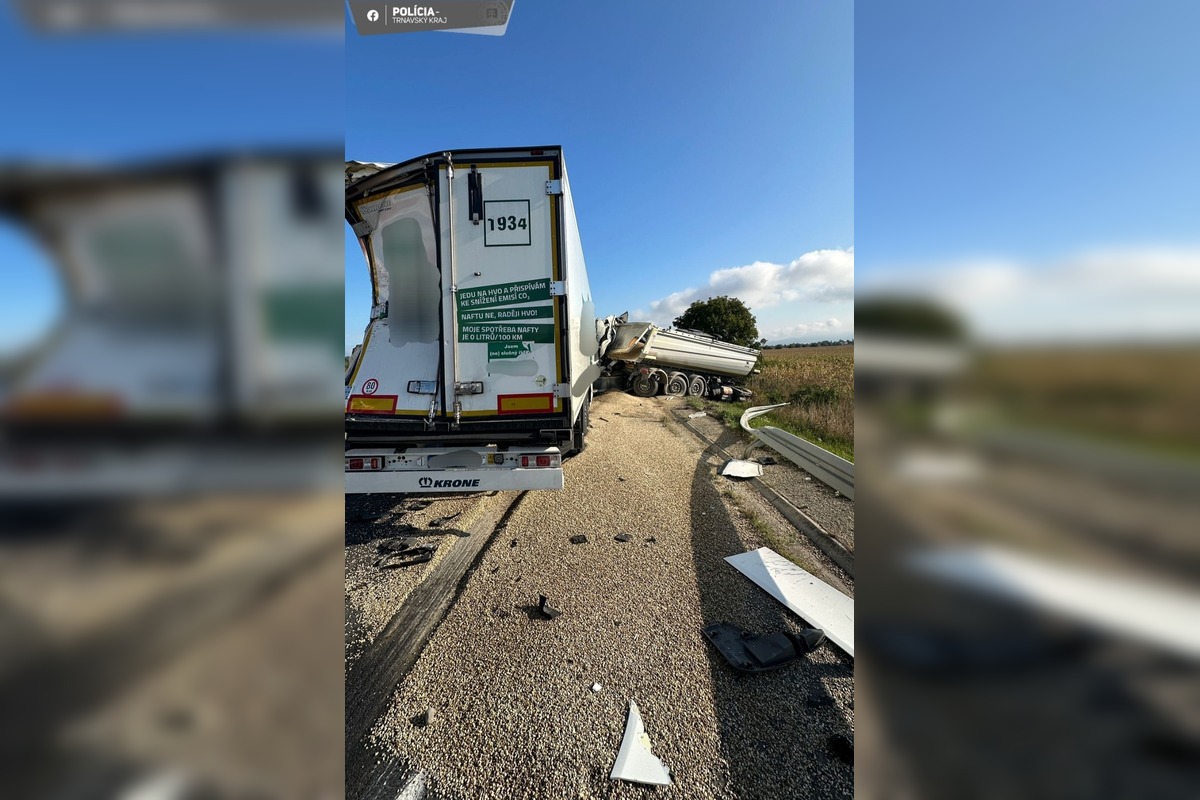 FOTO: Nehoda troch kamiónov na diaľnici, foto 1