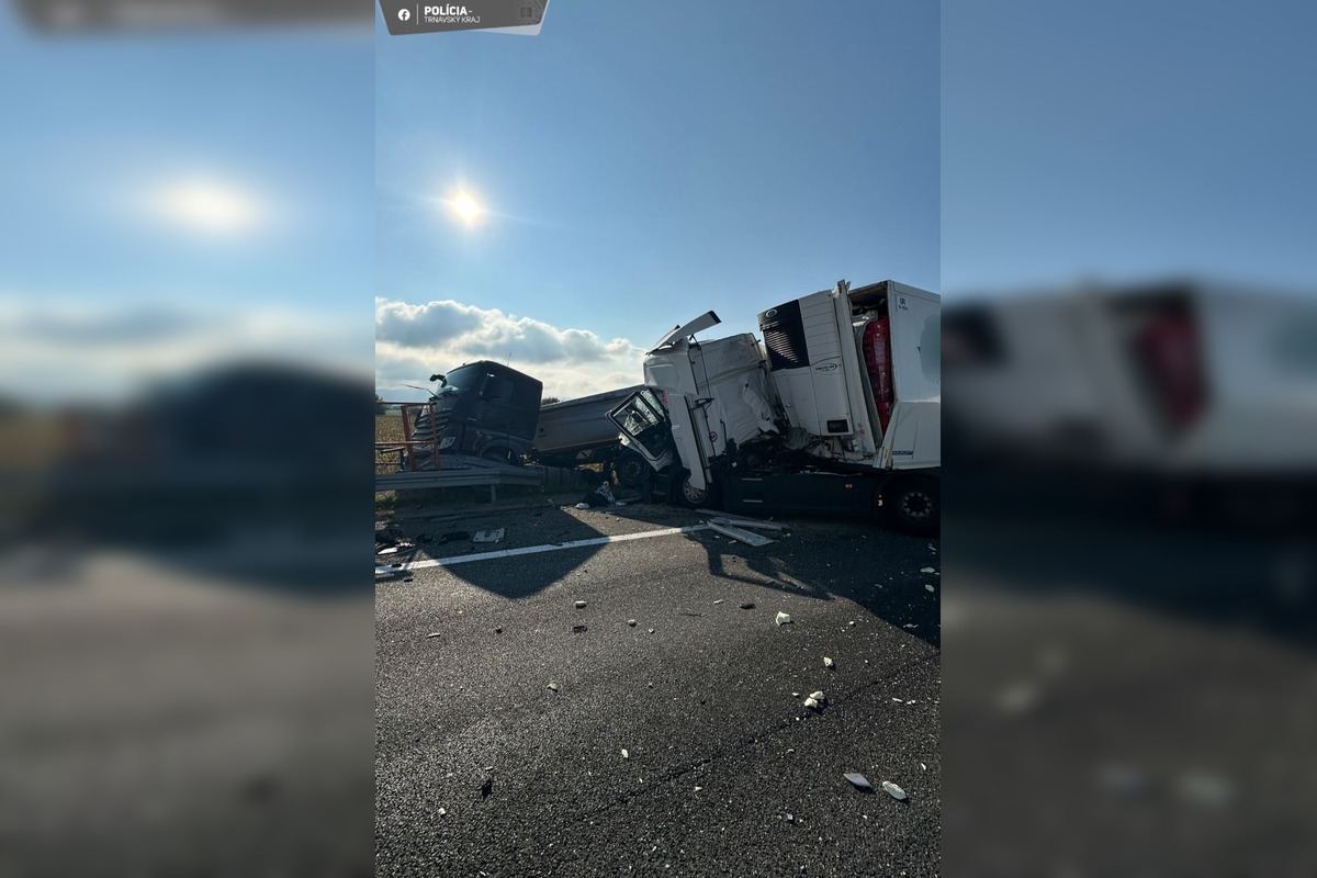 FOTO: Nehoda troch kamiónov na diaľnici, foto 2