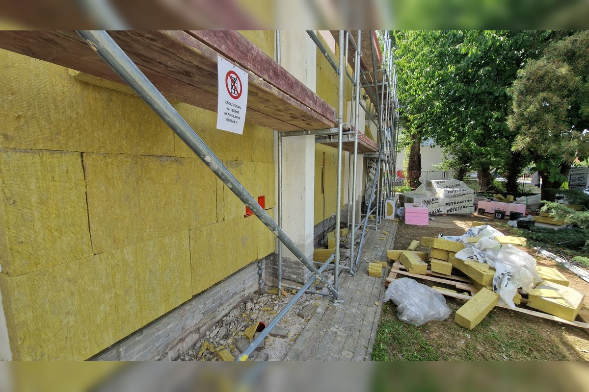 FOTO: Žiaci a škôlkari z Piešťan sa po prázdninách vrátili do vynovených priestorov školských objektov, foto 6