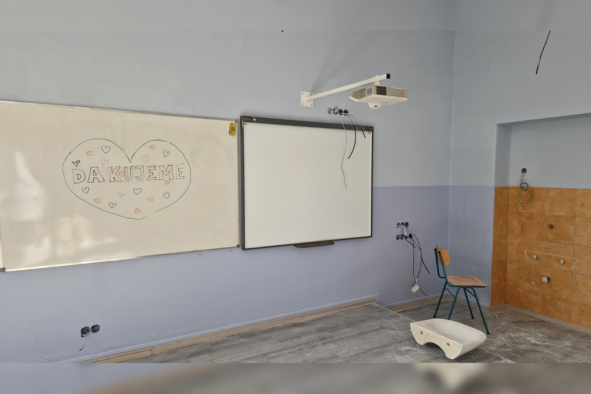 FOTO: Žiaci a škôlkari z Piešťan sa po prázdninách vrátili do vynovených priestorov školských objektov, foto 14