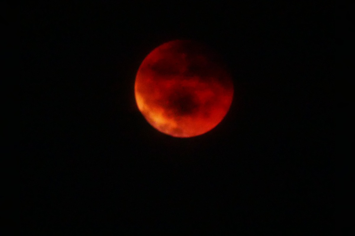 FOTO: Cez víkend oblohu rozžiaril krvavý supermesiac, foto 12