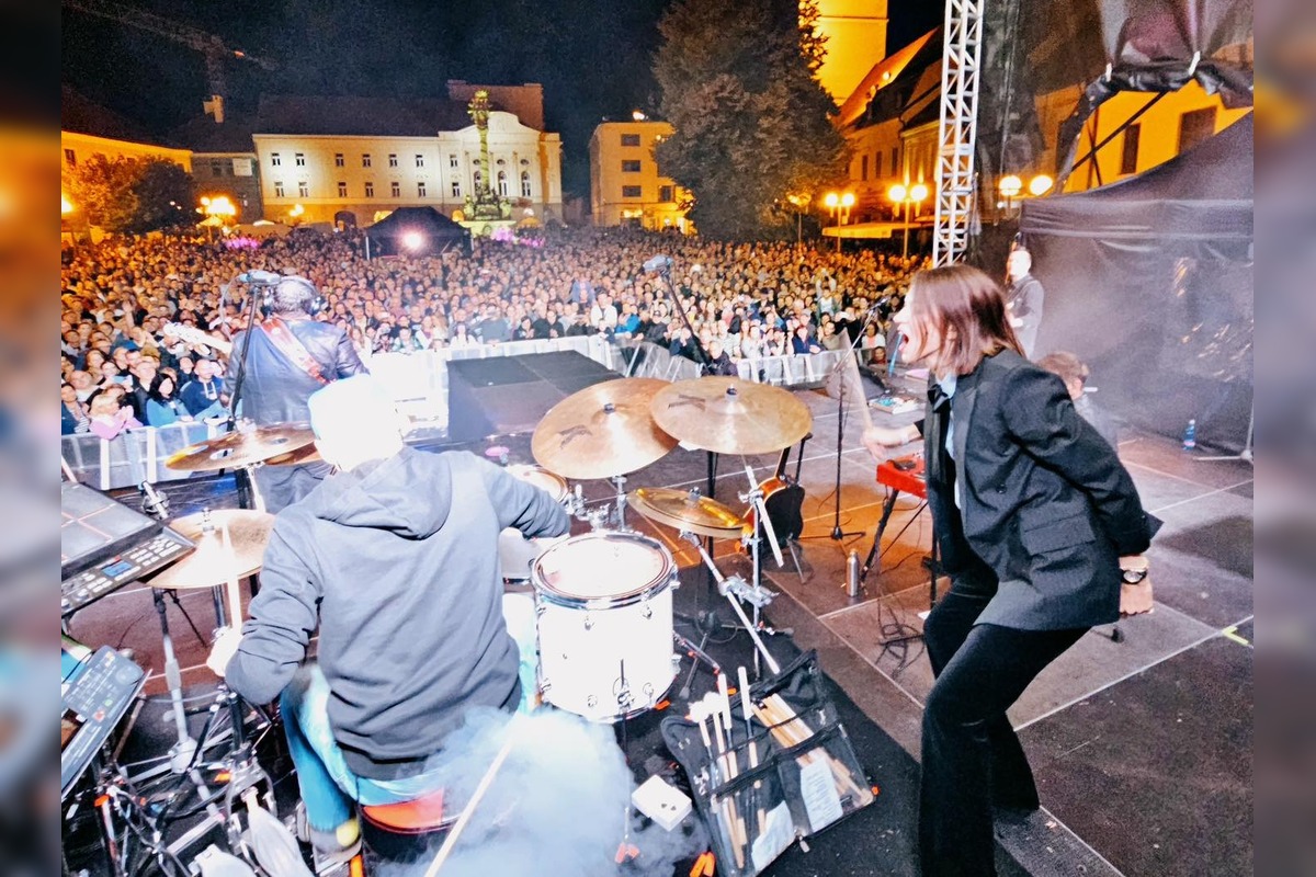 FOTO: Zuzana Smatanová rozospievala na jarmoku Trnavu, foto 3