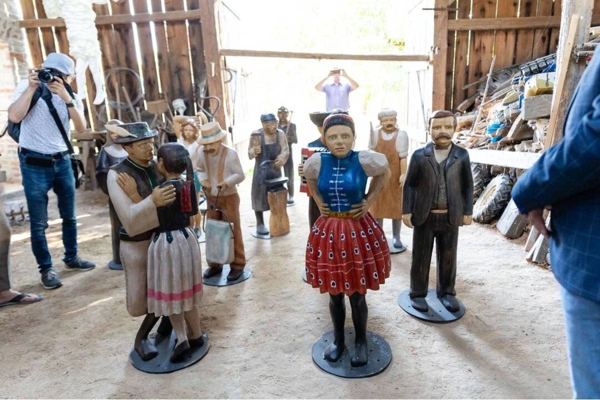 FOTO: Andrej Haršány je známy aj ako sochár, foto 3