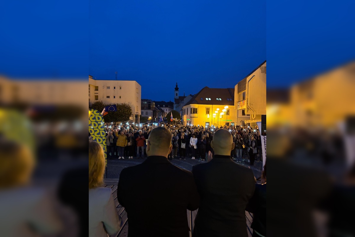 FOTO: Protestu v Trnave sa zúčastnila stovky ľudí, foto 3