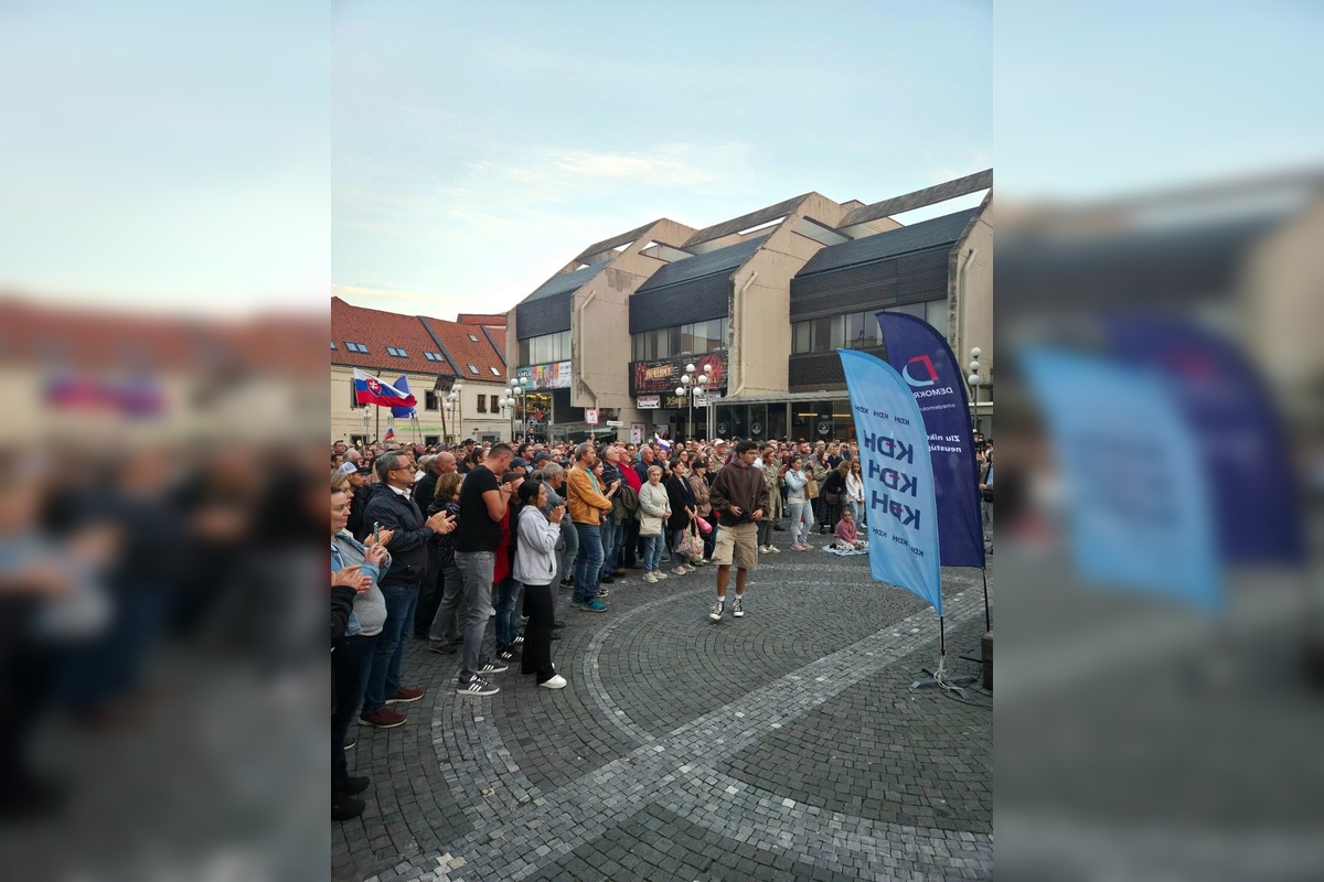 FOTO: Protestu v Trnave sa zúčastnila stovky ľudí, foto 8