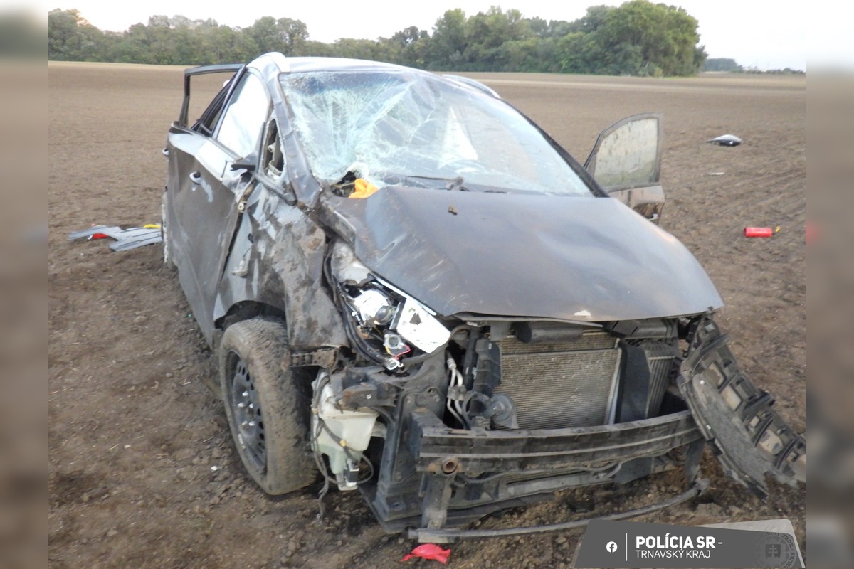 FOTO: Tragická nehoda pri Váhovciach, foto 3