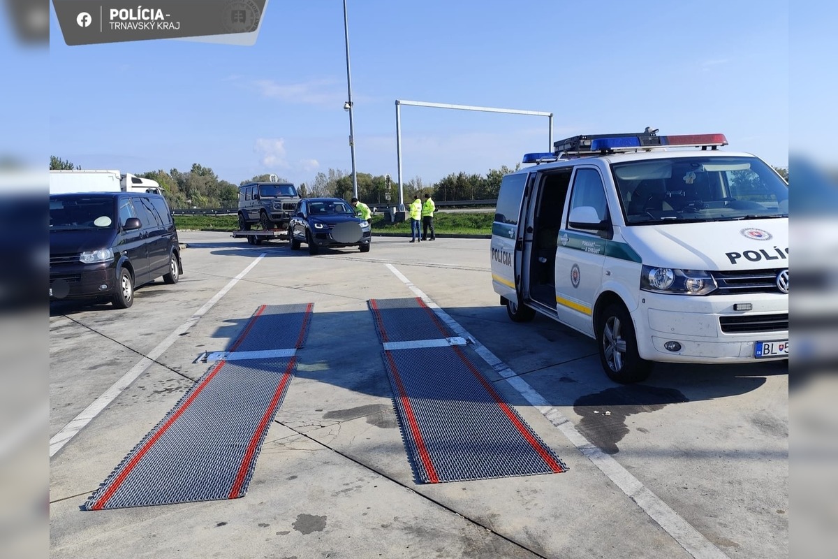 FOTO: Veľká cestná technická kontrola na hraničnom priechode na D2, foto 6