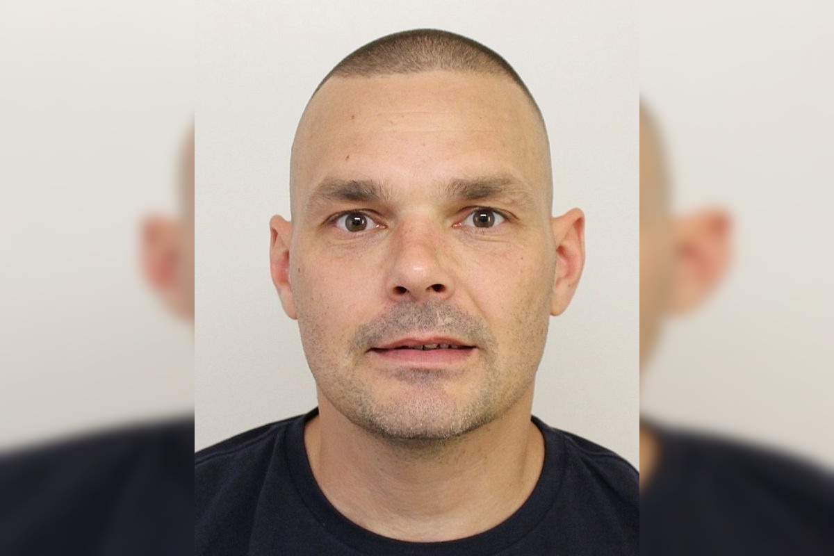 FOTO: Polícia hľadá muža podozrivého z výbuchu bankomatu v Maduniciach, foto 1