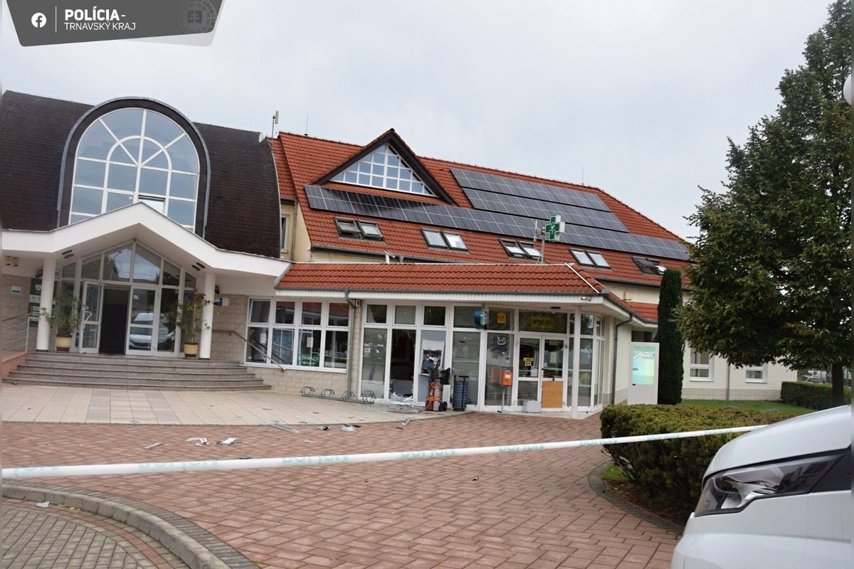 FOTO: Polícia hľadá muža podozrivého z výbuchu bankomatu v Maduniciach, foto 3