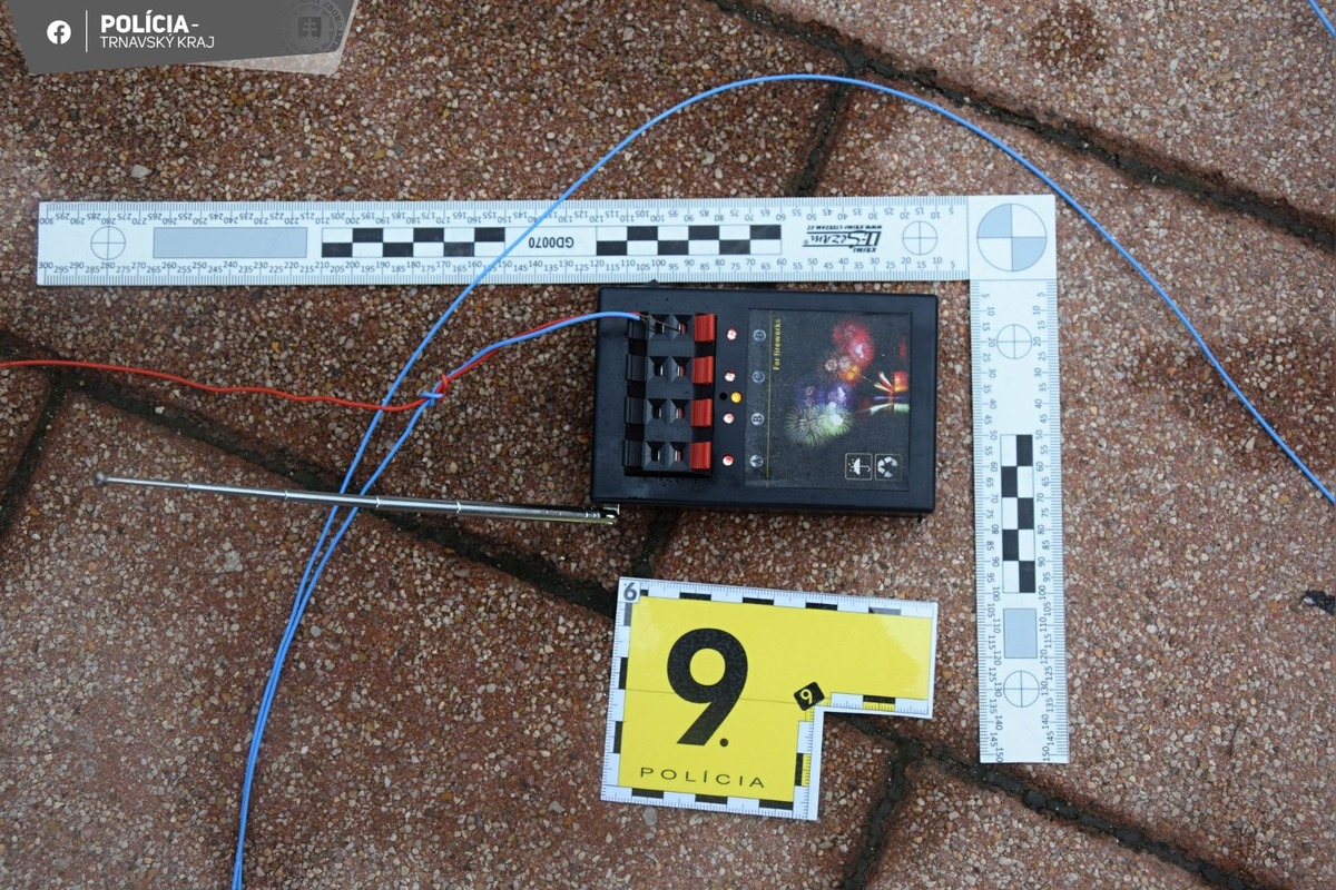 FOTO: Polícia hľadá muža podozrivého z výbuchu bankomatu v Maduniciach, foto 6