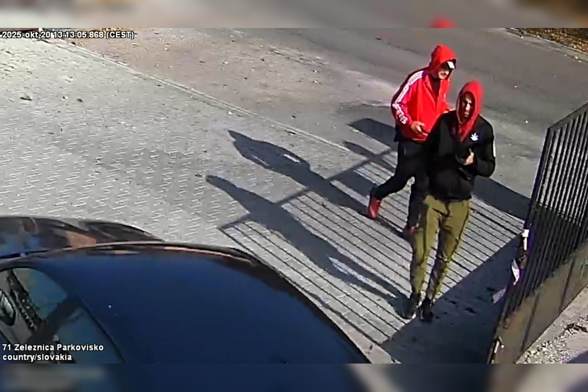 FOTO: Pomôžte polícii zo Serede stotožniť osoby z kamerového záznamu, hľadá svedkov krádeže bicyklov, foto 4