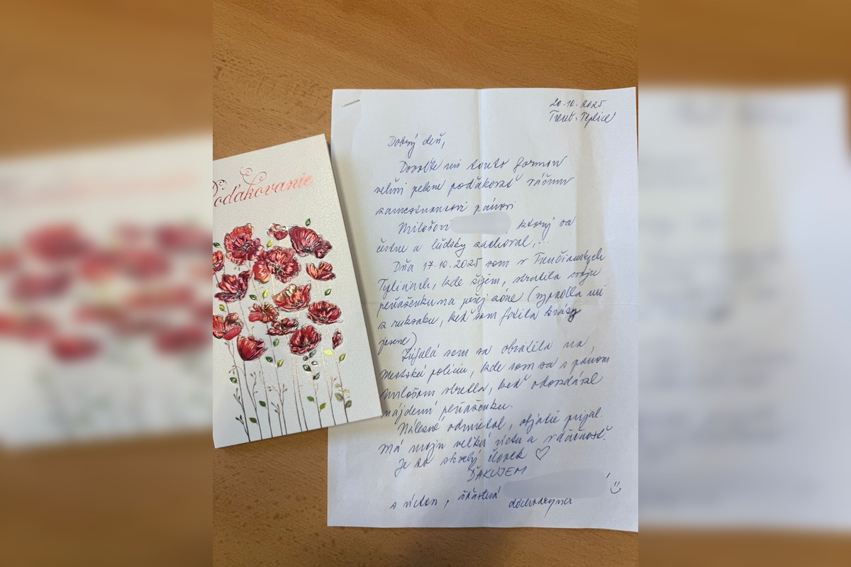 FOTO: Ďakovný list pre policajta Miloša z Trnavy, ktorý dôchodkyni naašiel peňaženku, foto 1