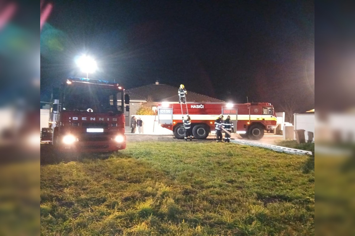 FOTO: Obrovský požiar v Trstenej na Ostrove, foto 2