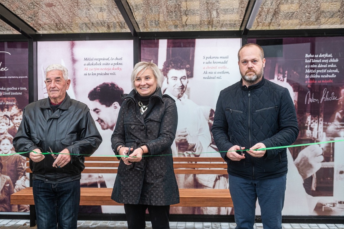 FOTO: V Skalici oficiálne otvorili novú autobusovú zastávku, foto 3