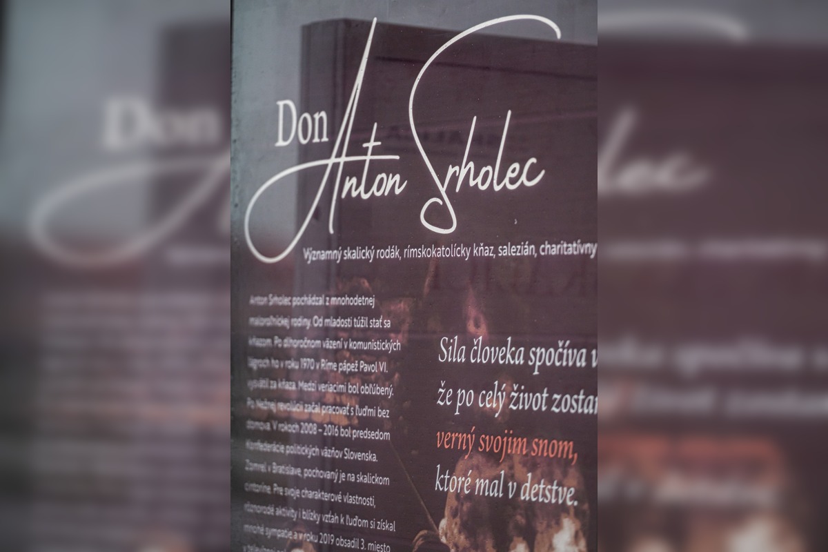 FOTO: V Skalici oficiálne otvorili novú autobusovú zastávku, foto 5