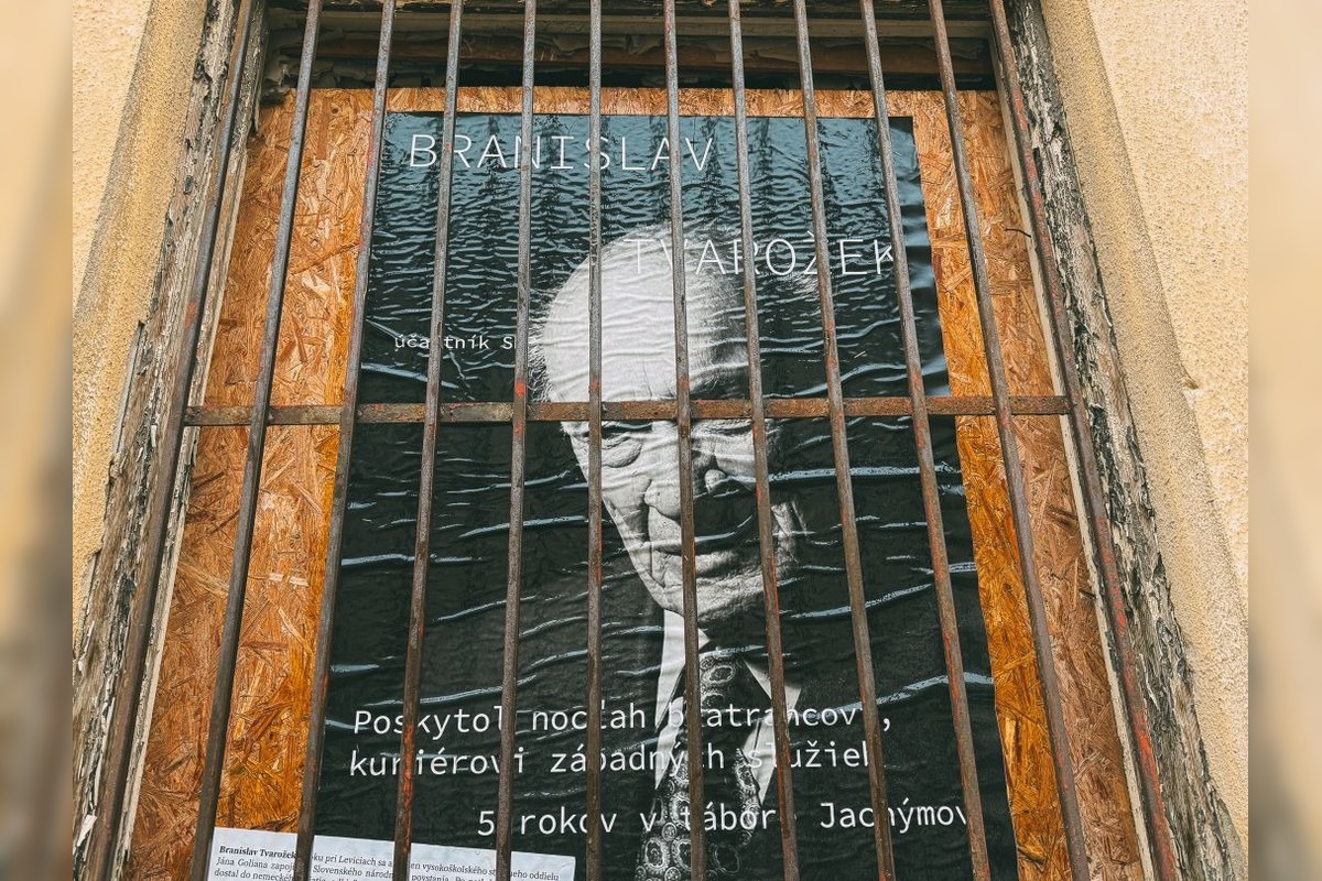 FOTO: Čiernobiele tváre pripomínajú krehkosť slobody, foto 6