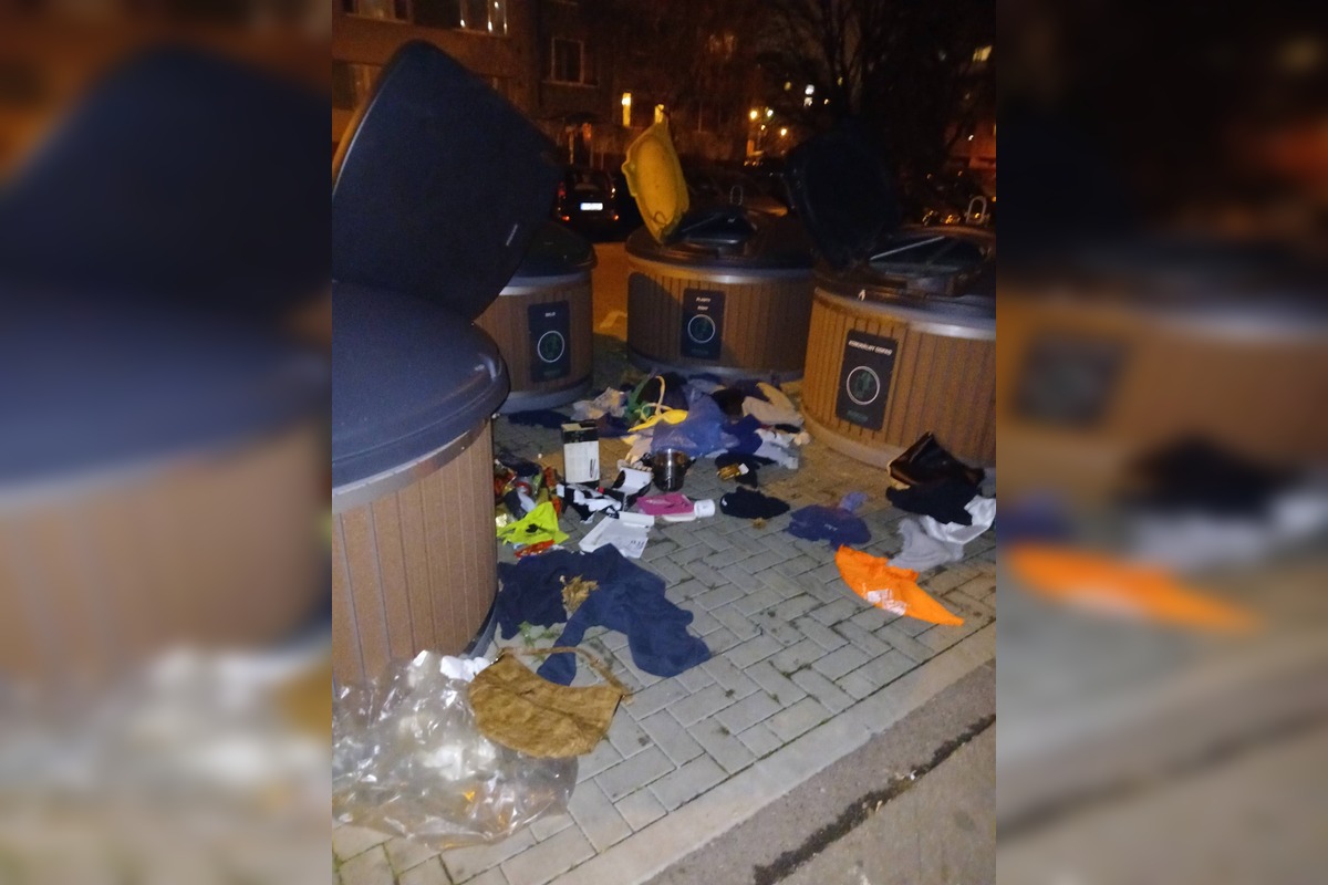 FOTO: Vyhádzané smetné koše sú žiaľ bežnou realitou v Trnave, foto 2