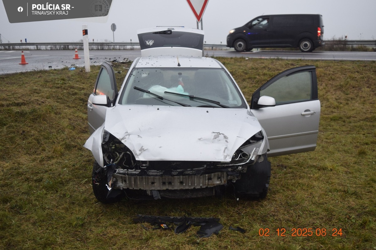 FOTO: Nehoda pri Kvetoslavove, foto 2