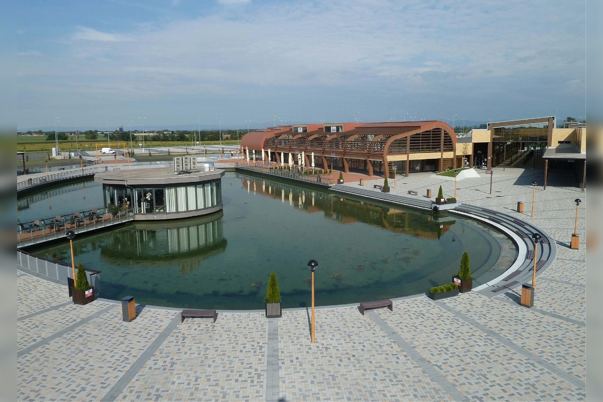 FOTO: Z bývalého outletu vo Voderadoch sa stane centrum inovácii, foto 3