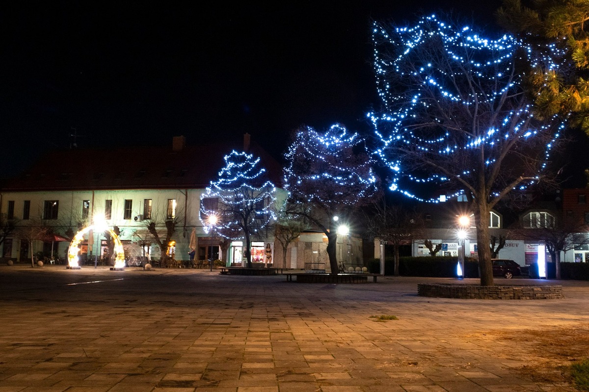 FOTO: Miroslav zachytil krásu vianočnej Serede, foto 5
