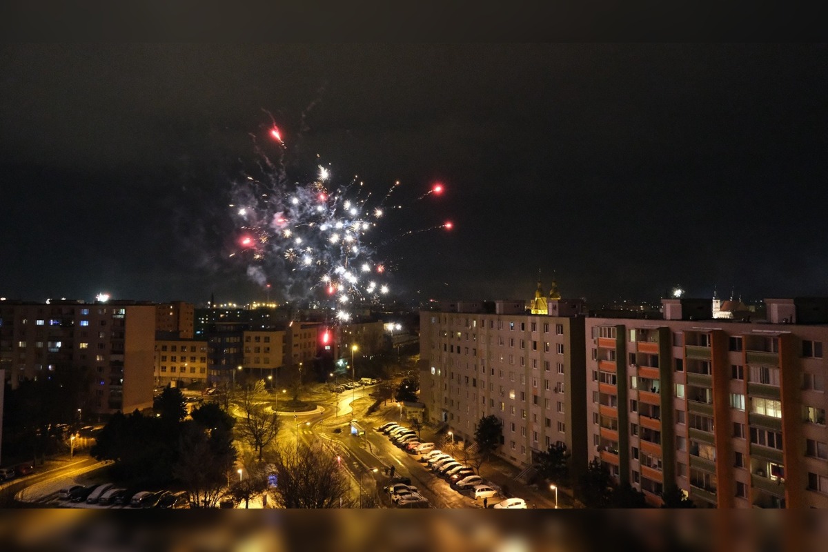 FOTO: Trnavčania a Piešťanci oslávili Nový rok vo veľkom, foto 2