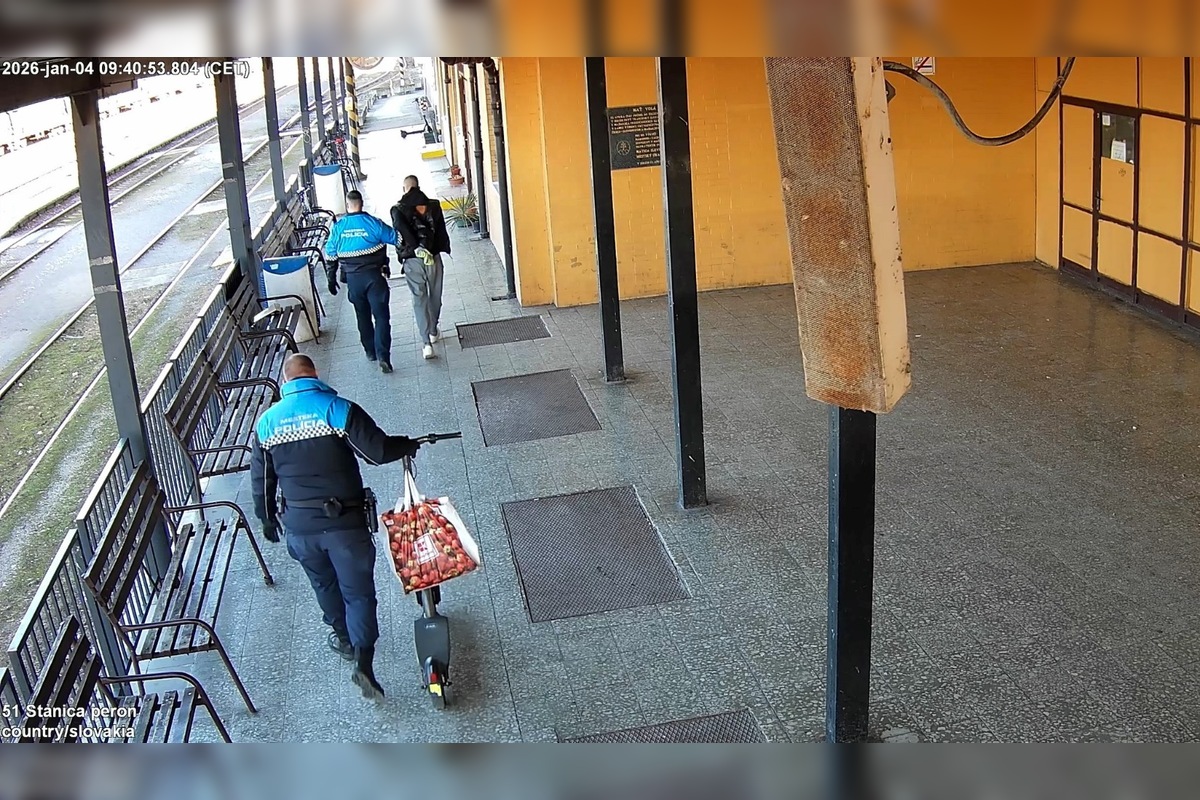 FOTO: Jeden deň, tri krádeže. Zlodej obchádzal bytovky a bral, čo našiel, foto 1