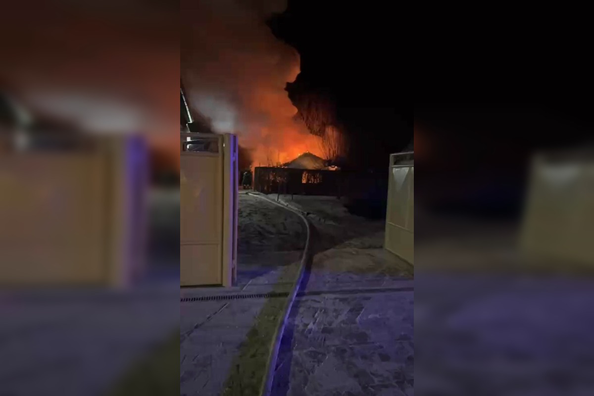 FOTO: Požiar letnej kuchyne v obci Čáry, foto 1