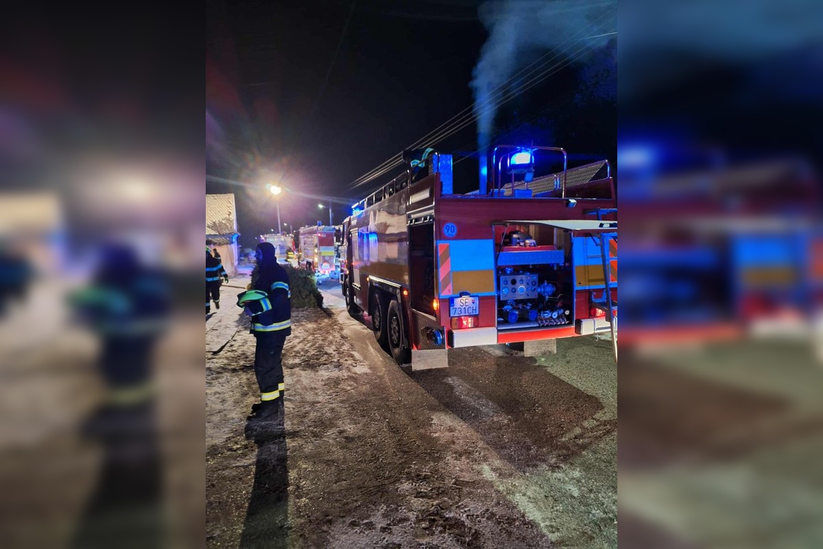 FOTO: Požiar letnej kuchyne v obci Čáry, foto 3