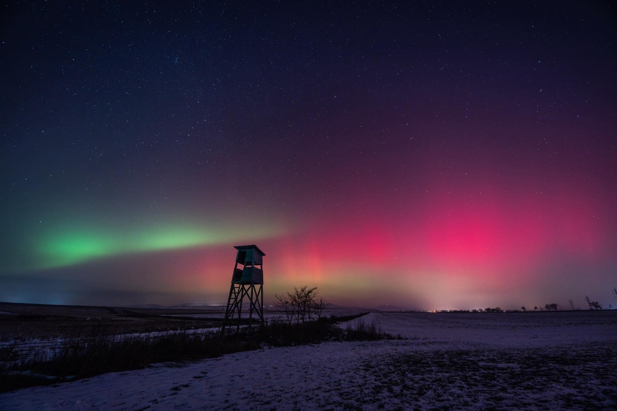 FOTO: V Trnave a Piešťanoch zachytili miestni krásnu polárnu žiaru, foto 2
