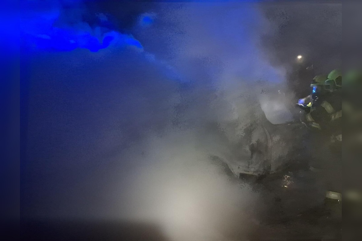 FOTO: Požiar na parkovisku v Sládkovičove, foto 4