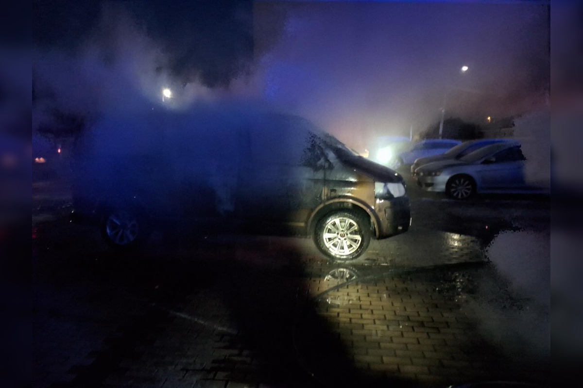 FOTO: Požiar na parkovisku v Sládkovičove, foto 5