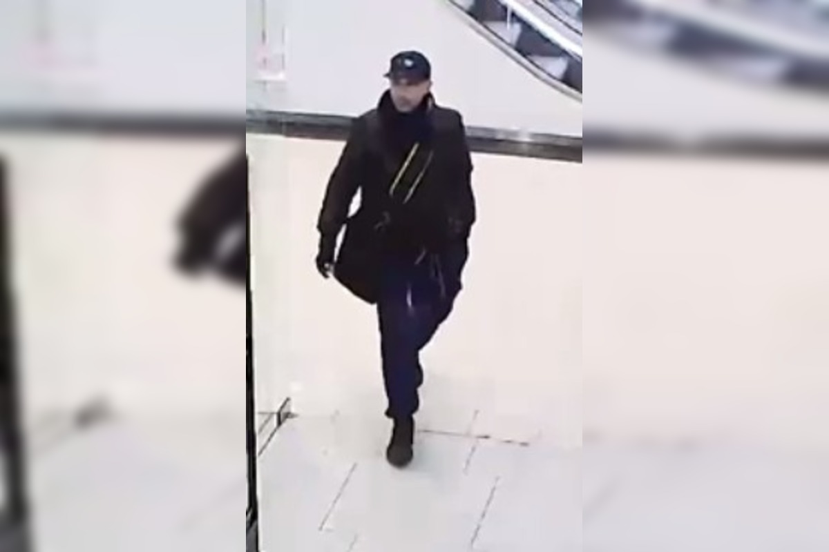 FOTO: Polícia pátra po mužovi, ktorý odcudzil a použil cudziu bankomatovú kartu, foto 3