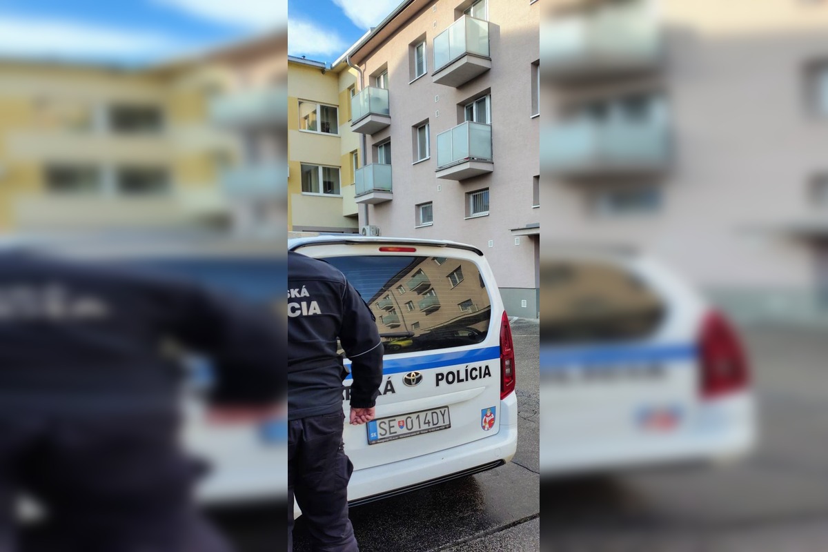 FOTO: Matka ostala uväznená na balkóne, foto 1