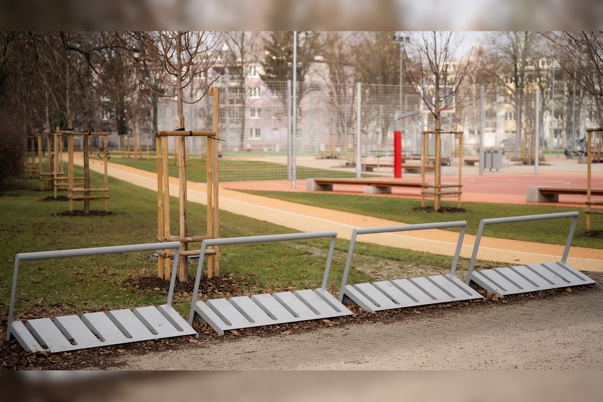 FOTO: Školský areál na Kornela Mahra je dokončený, foto 8