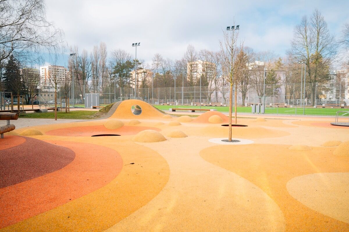 FOTO: Školský areál na Kornela Mahra je dokončený, foto 14