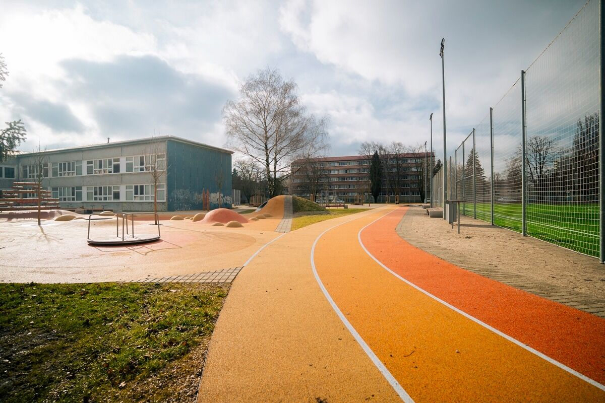 FOTO: Školský areál na Kornela Mahra je dokončený, foto 15