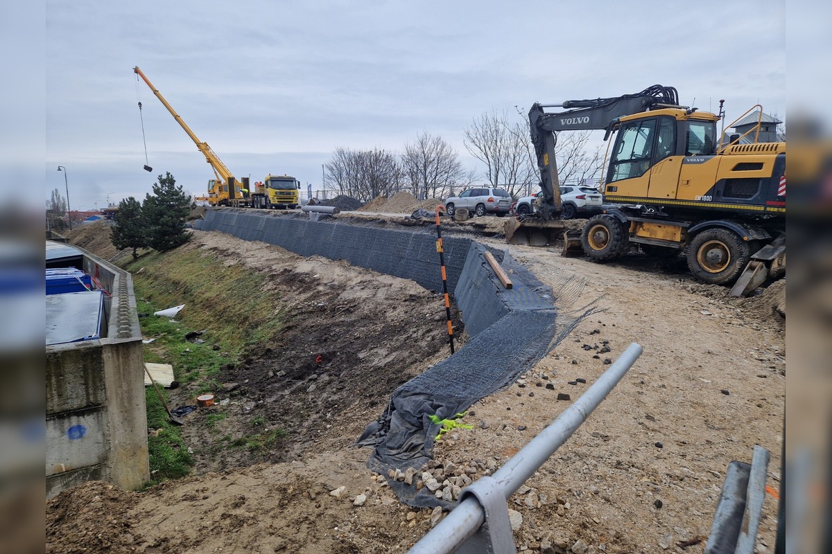 FOTO: Most v Seredi napreduje podľa plánu, foto 3