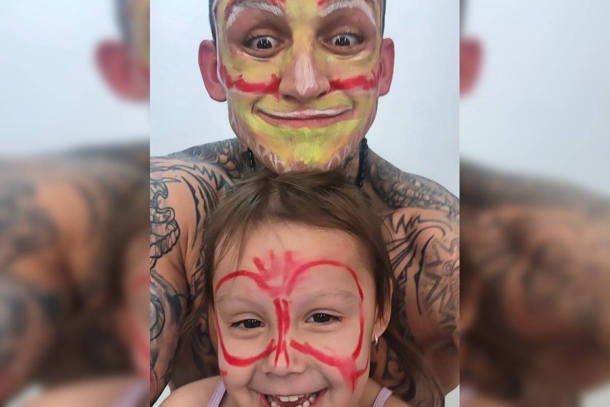 FOTO: Zápasník Gábor Boráros so svojou dcérkou Zorou, foto 3