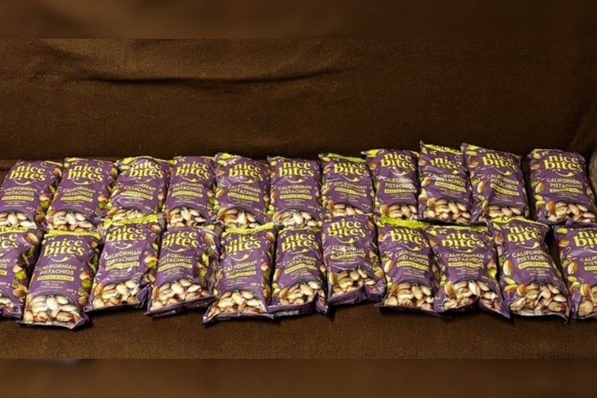 FOTO: Bizarná krádež v Seredi, páchatelia ukradli krabicu balených pistácii, foto 1