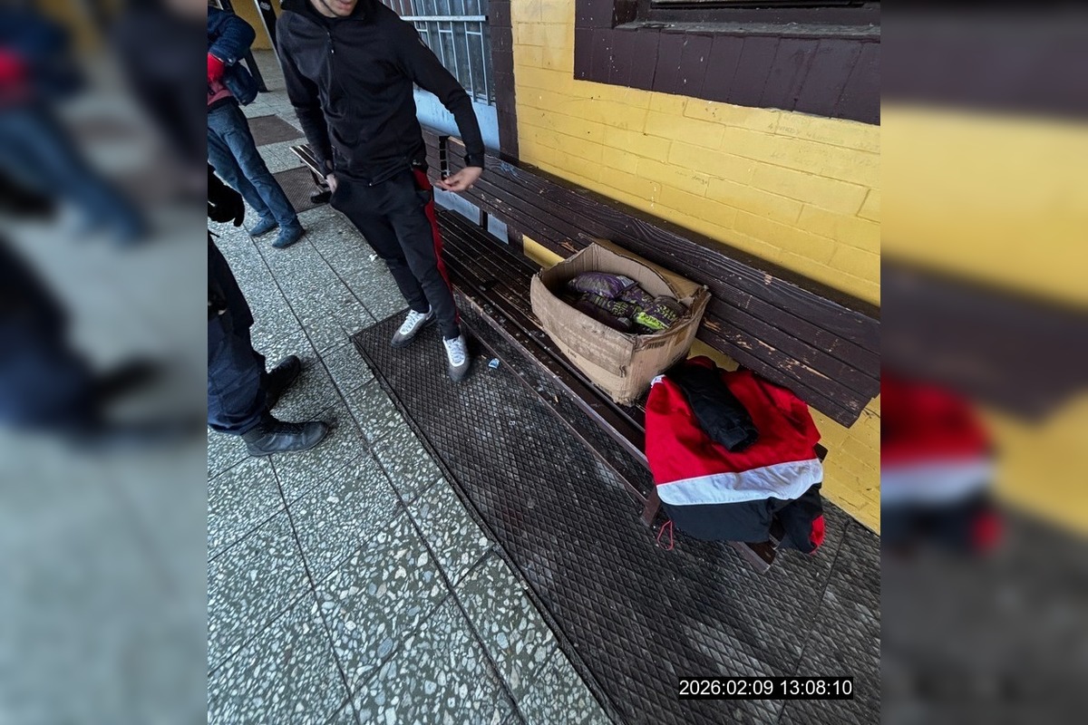 FOTO: Bizarná krádež v Seredi, páchatelia ukradli krabicu balených pistácii, foto 4