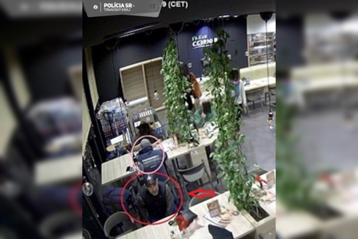FOTO: Polícia pátra po zlodejovi, ukradol veľkú finančnú hotovosť, foto 4