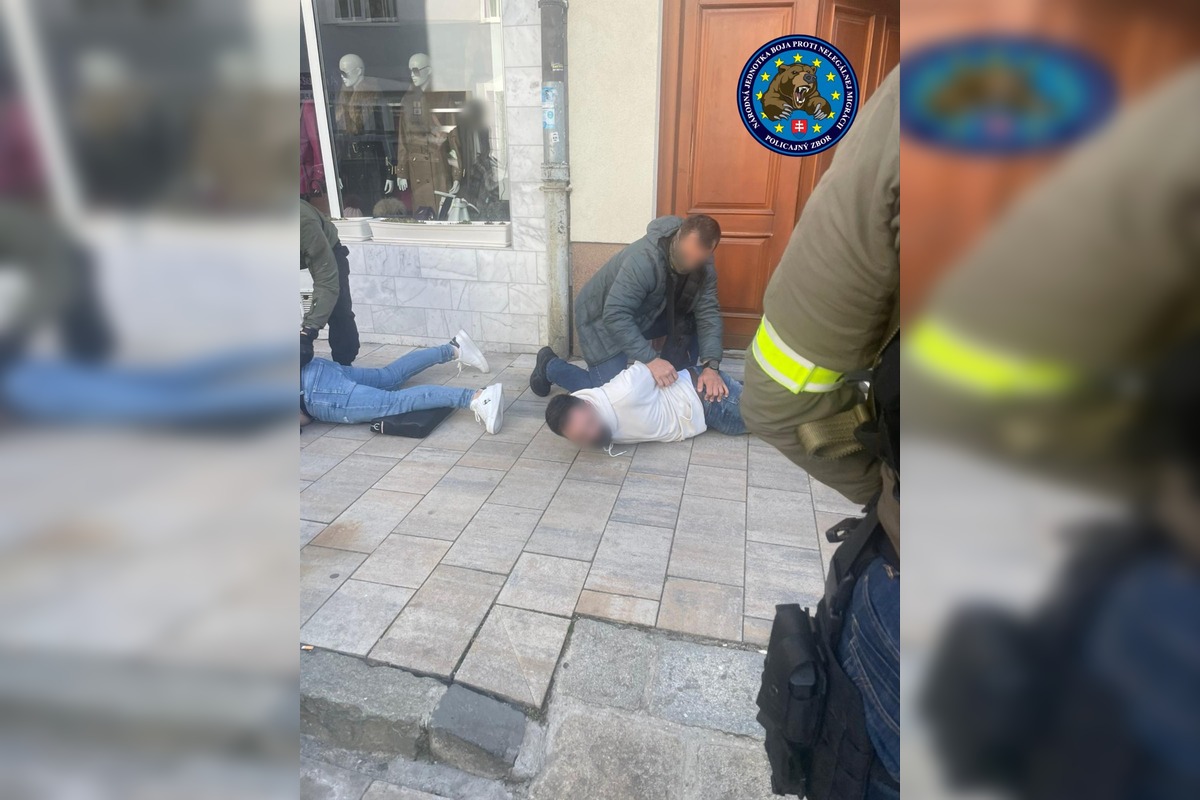 FOTO: Polícia zasahovala voči korupcii pri vybavovaní dokladov cudzincom, foto 3