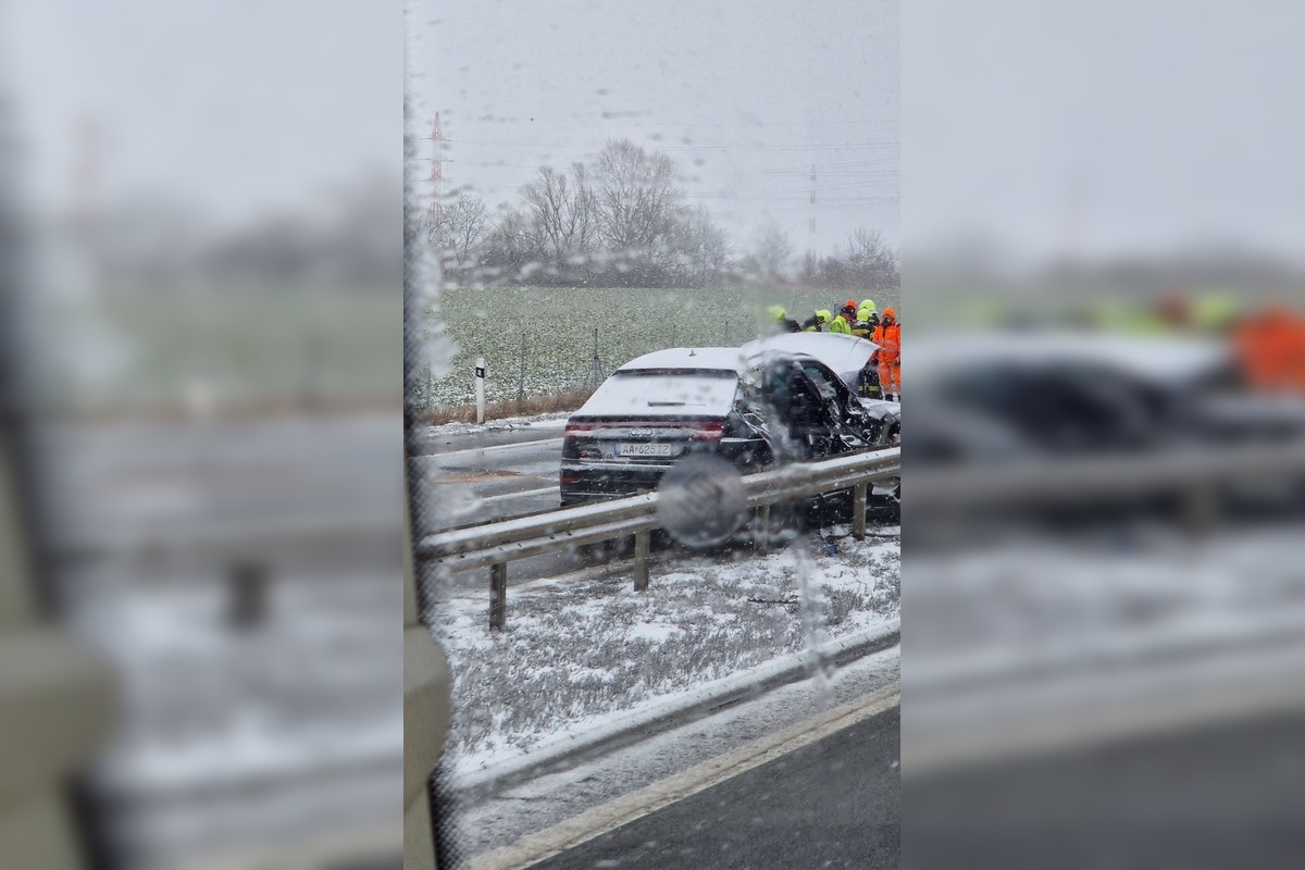 FOTO: Vážna nehoda na R1 za Sereďou, foto 2