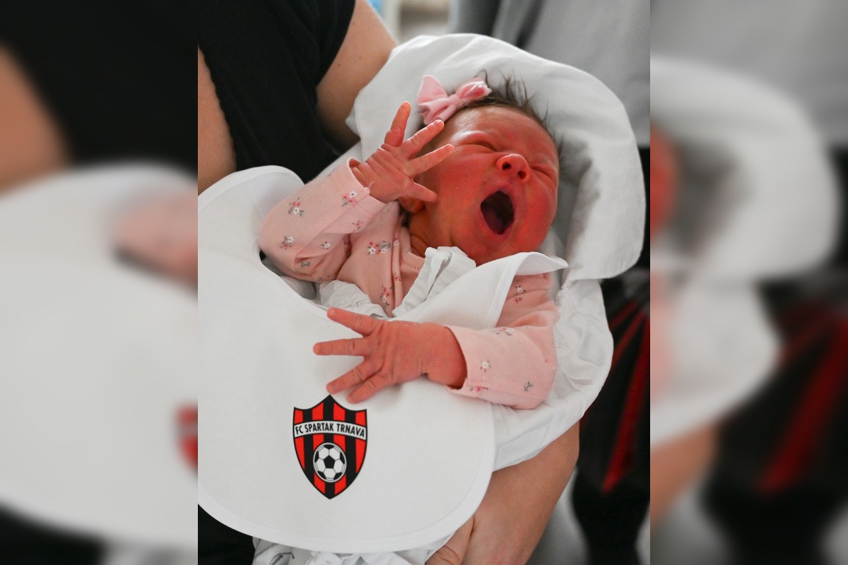 FOTO: Hráči FC Spartak v trnavskej pôrodnici, foto 2