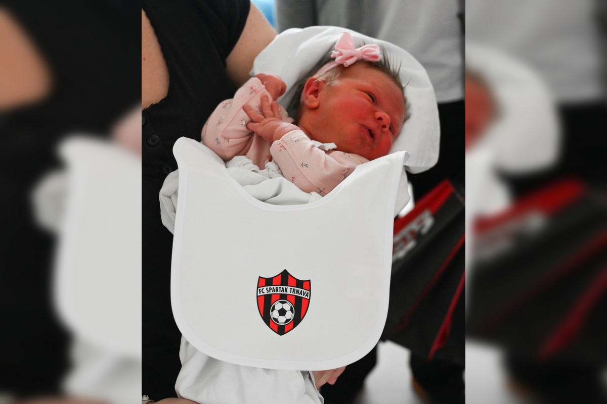 FOTO: Hráči FC Spartak v trnavskej pôrodnici, foto 4