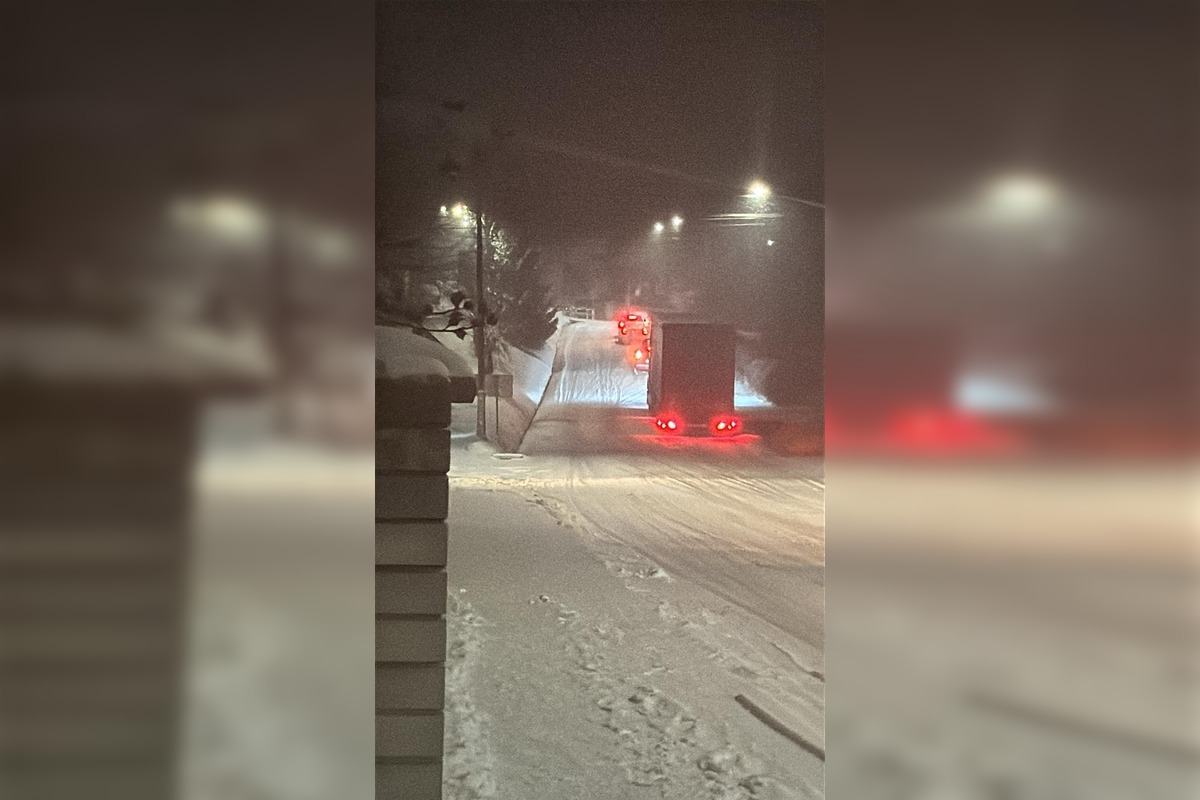 FOTO: Sneženie spôsobilo v kraji komplikácie v doprave, foto 1